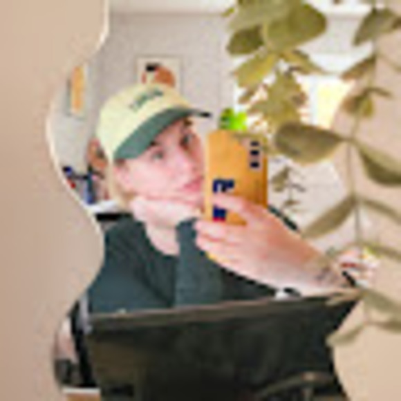 Meet your Posher, Jazmine - Picture 1 of 1